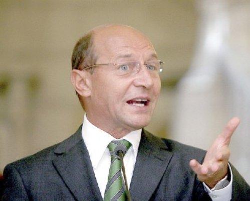 Băsescu a anunţat că vor continua disponibilizările din MAI